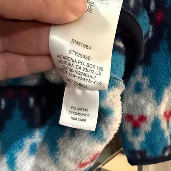 Patagonia - Synchilla Multicolor Patterned Fleece Pullover - Picture 9 of 11